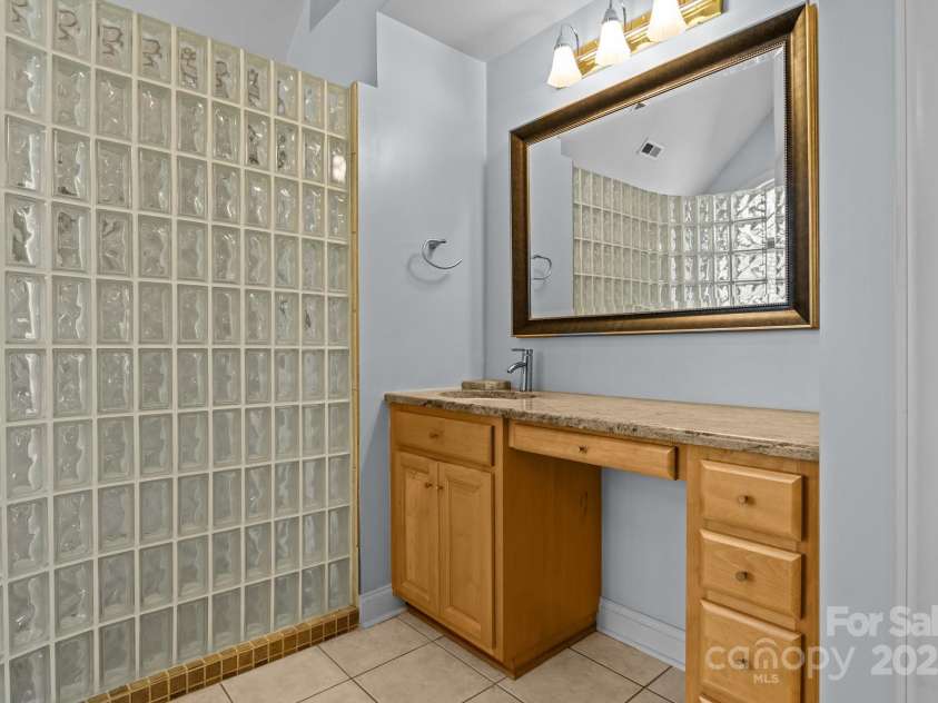 214 Harbor Landing Drive, Mooresville, NC 28117.  MLS# CAR4225759, YatesRealty ID 15621. 
