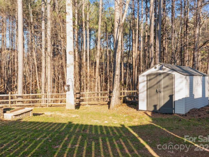 214 Harbor Landing Drive, Mooresville, NC 28117.  MLS# CAR4225759, YatesRealty ID 15621. 
