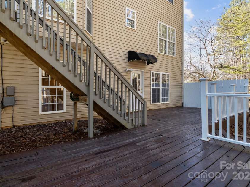 214 Harbor Landing Drive, Mooresville, NC 28117.  MLS# CAR4225759, YatesRealty ID 15621. 