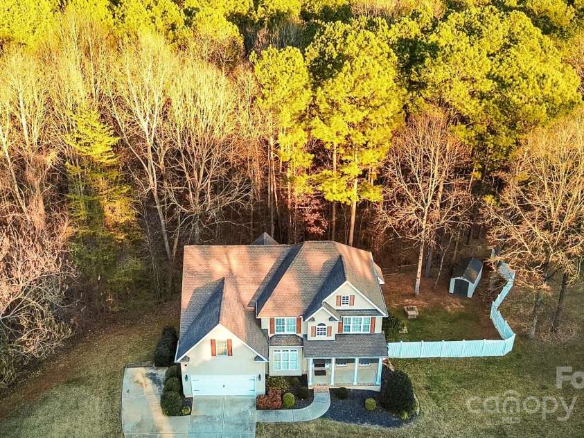 214 Harbor Landing Drive, Mooresville, NC 28117.  MLS# CAR4326069, YatesRealty ID 15621. 