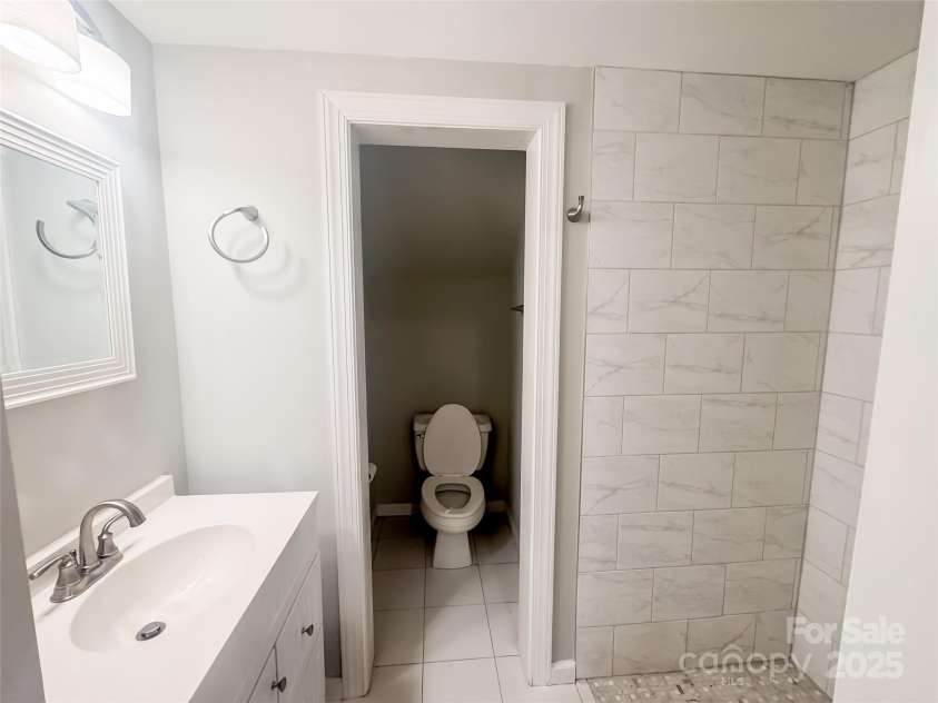 214 Harbor Landing Drive, Mooresville, NC 28117.  MLS# CAR4326069, YatesRealty ID 15621. Back Porch