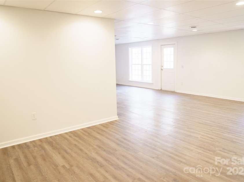 214 Harbor Landing Drive, Mooresville, NC 28117.  MLS# CAR4326069, YatesRealty ID 15621. Basement