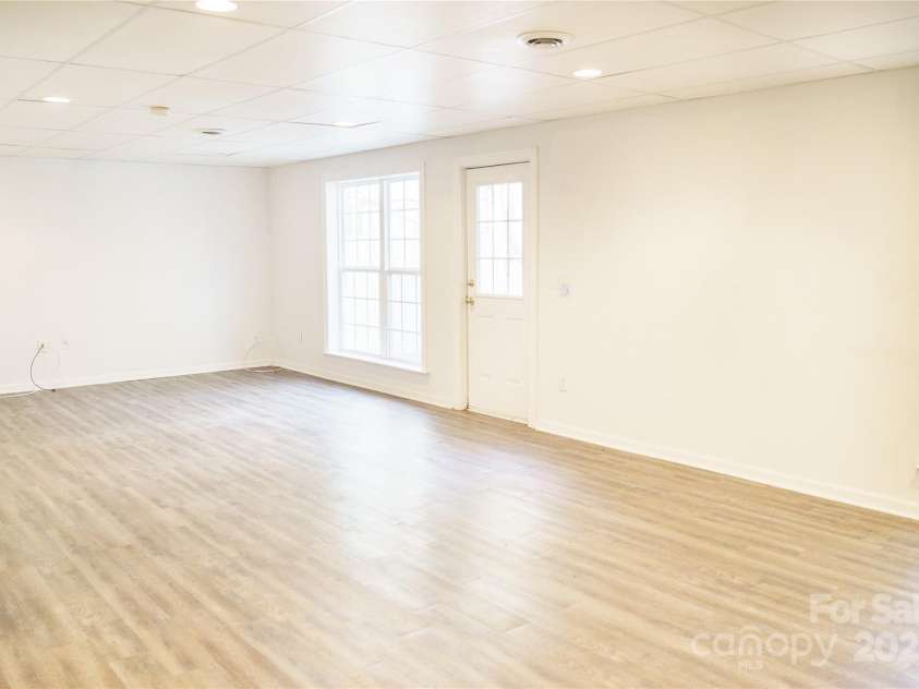 214 Harbor Landing Drive, Mooresville, NC 28117.  MLS# CAR4326069, YatesRealty ID 15621. Basement