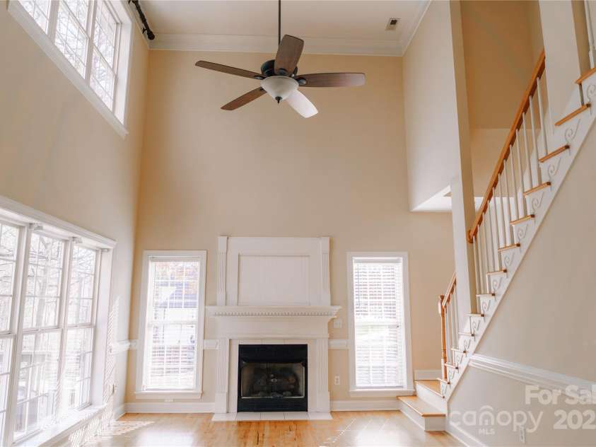 214 Harbor Landing Drive, Mooresville, NC 28117.  MLS# CAR4326069, YatesRealty ID 15621. Living Room