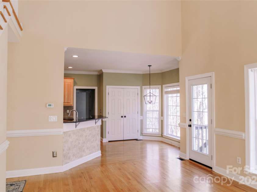 214 Harbor Landing Drive, Mooresville, NC 28117.  MLS# CAR4326069, YatesRealty ID 15621. Living Room