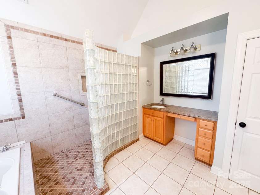 214 Harbor Landing Drive, Mooresville, NC 28117.  MLS# CAR4326069, YatesRealty ID 15621. Primary Bathroom