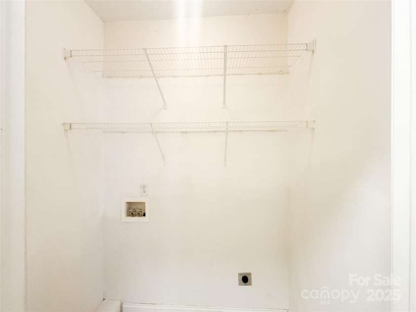 214 Harbor Landing Drive, Mooresville, NC 28117.  MLS# CAR4326069, YatesRealty ID 15621. Primary Suite