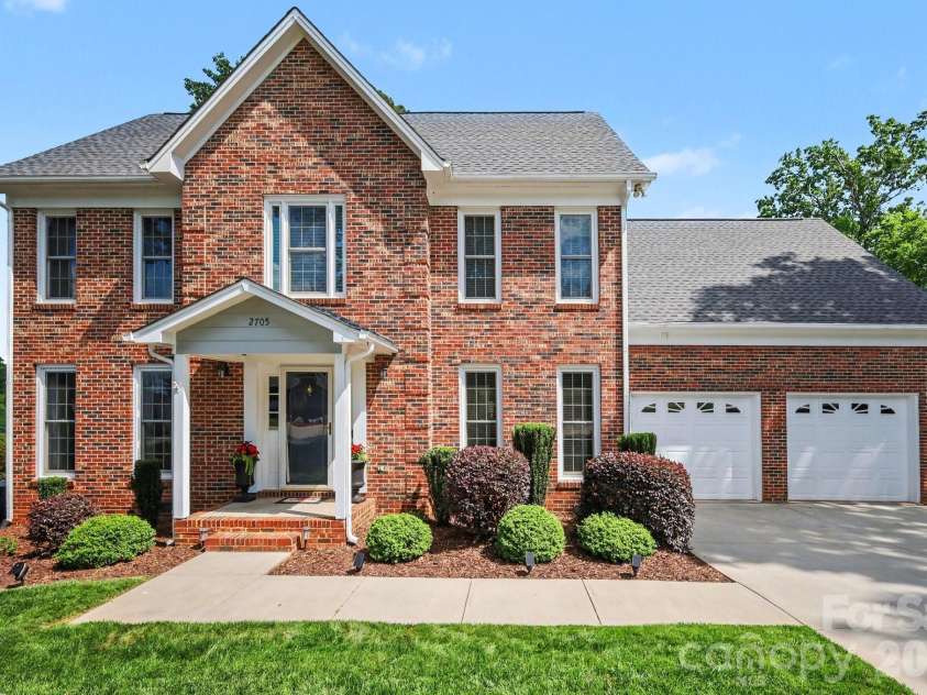 2705 Greenmont Circle, Belmont, NC 28012.  MLS# CAR4368980, YatesRealty ID 15621. 