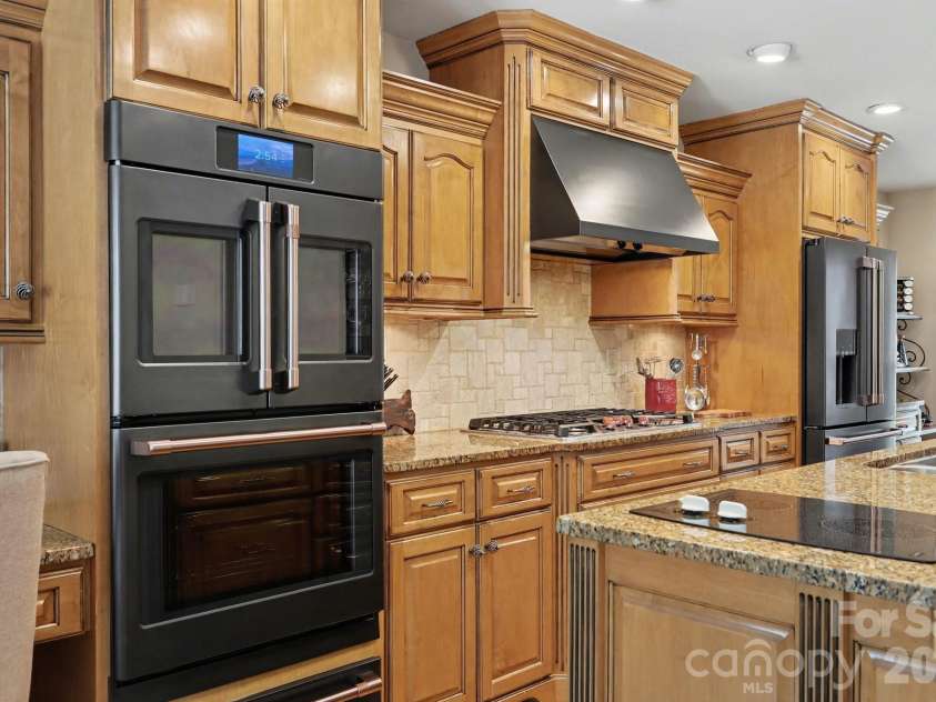 2705 Greenmont Circle, Belmont, NC 28012.  MLS# CAR4368980, YatesRealty ID 15621. 