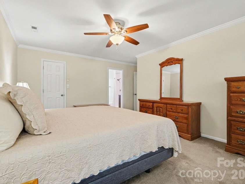2705 Greenmont Circle, Belmont, NC 28012.  MLS# CAR4368980, YatesRealty ID 15621. 