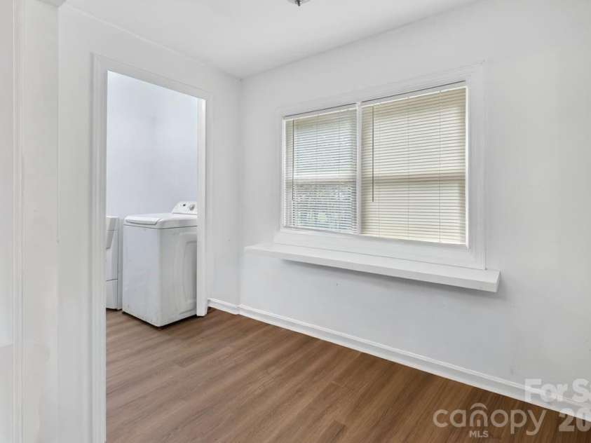 7811 Heatherdale Court, Charlotte, NC 28212.  MLS# CAR4371945, YatesRealty ID 15622. Laundry