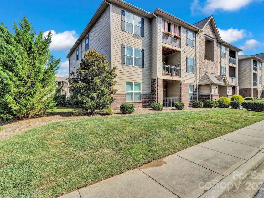 91 Brickton Village Circle, Fletcher, NC 28732.  MLS# CAR4302676, YatesRealty ID 15623. 