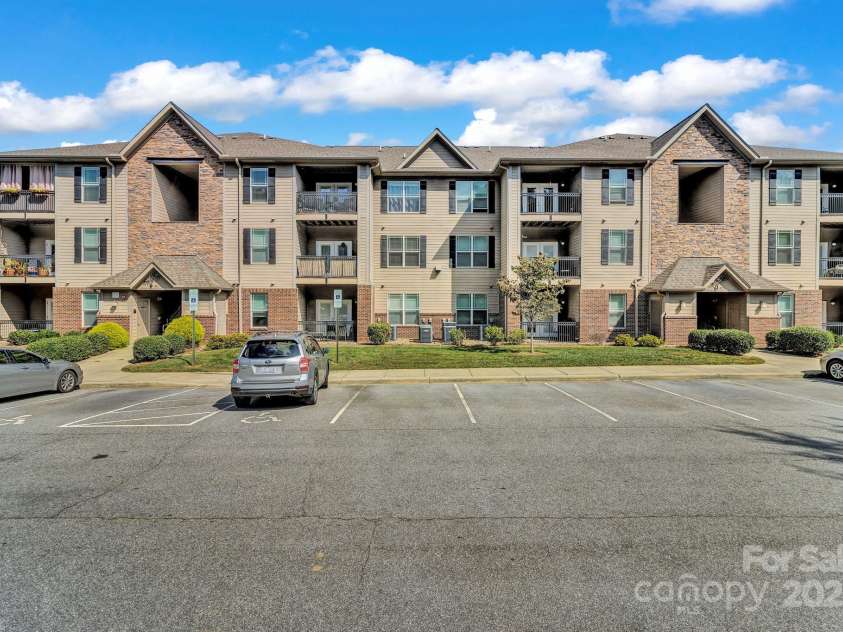 91 Brickton Village Circle, Fletcher, NC 28732.  MLS# CAR4302676, YatesRealty ID 15623. 