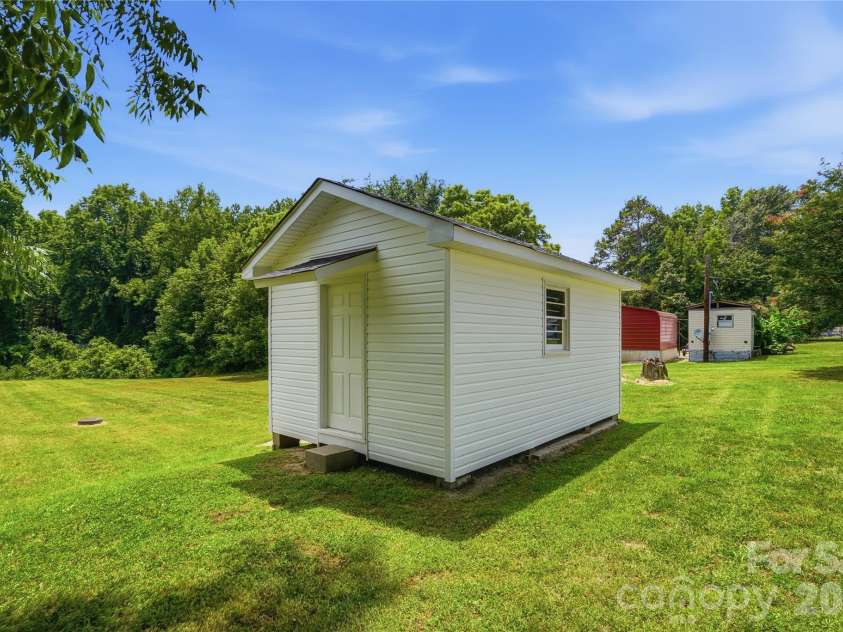 1203 Gold Street Extension, Kings Mountain, NC 28086.  MLS# CAR4400384, YatesRealty ID 15624. 