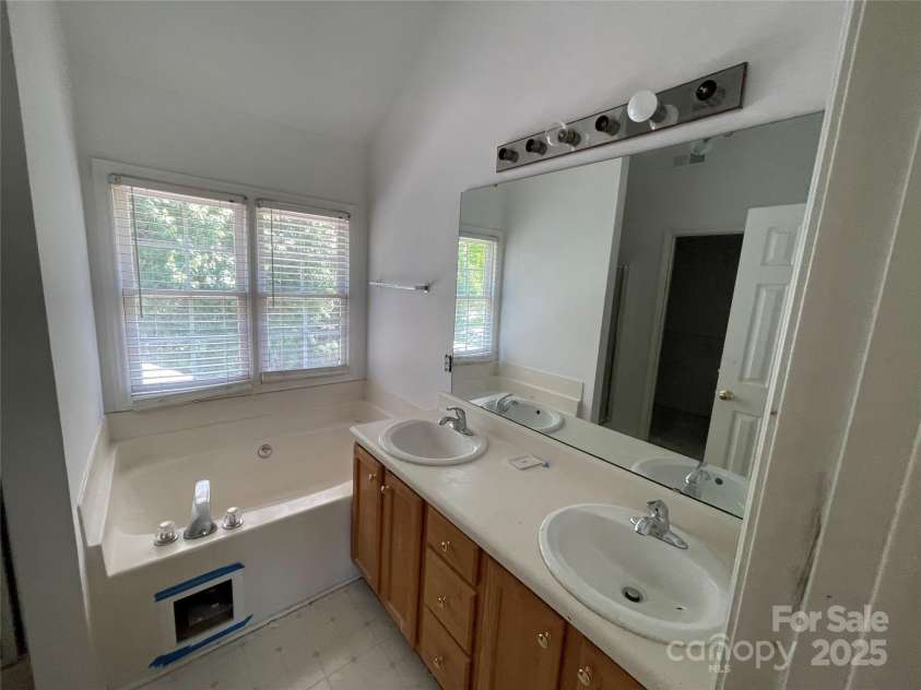 2208 Fieldmont Court, Raleigh, NC 27614.  MLS# CAR4258969, YatesRealty ID 15624. 