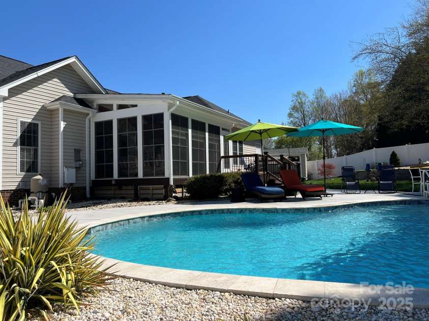 1601 Eden Glen Drive, Dallas, NC 28034.  MLS# CAR4211731, YatesRealty ID 15625. 