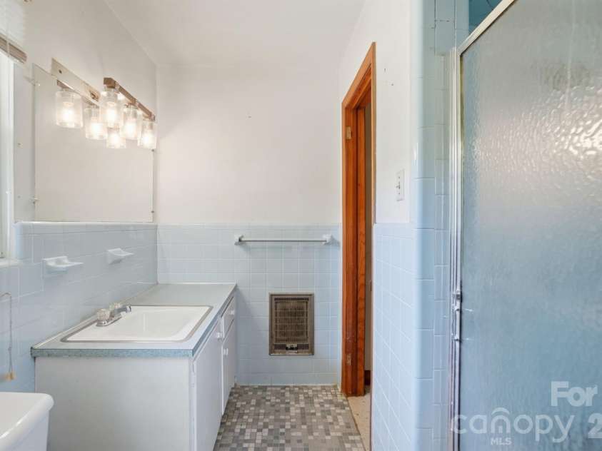 2531 Arnold Drive, Monroe, NC 28110.  MLS# CAR4369421, YatesRealty ID 15626. 2nd Full Bathroom