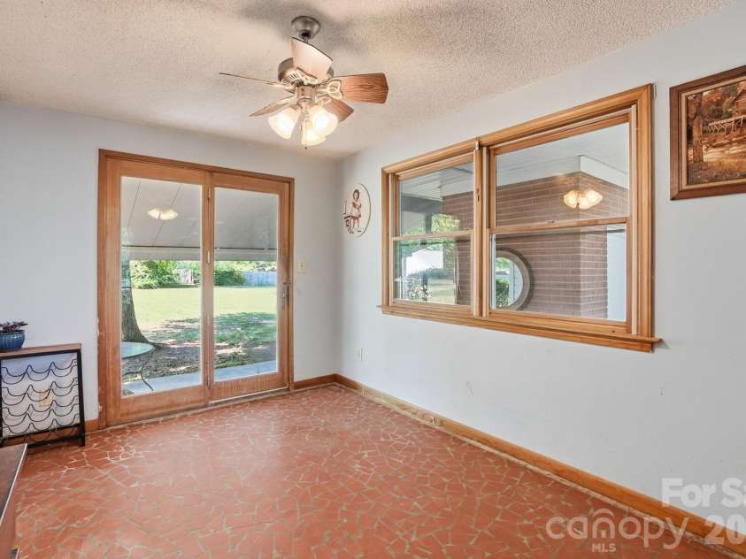 2531 Arnold Drive, Monroe, NC 28110.  MLS# CAR4369421, YatesRealty ID 15626. Flex Room