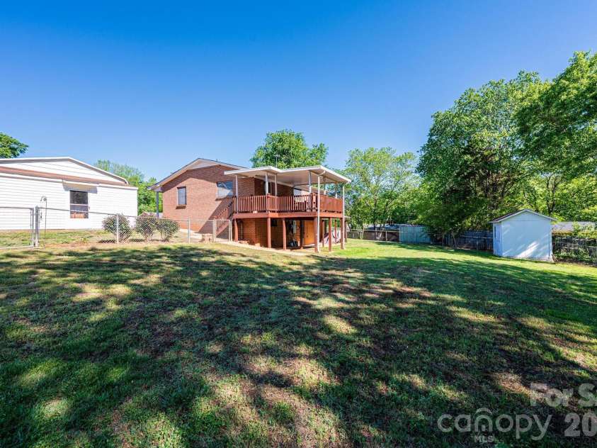 2649 Westview Acres Street, Hickory, NC 28601.  MLS# CAR4371738, YatesRealty ID 15627. 