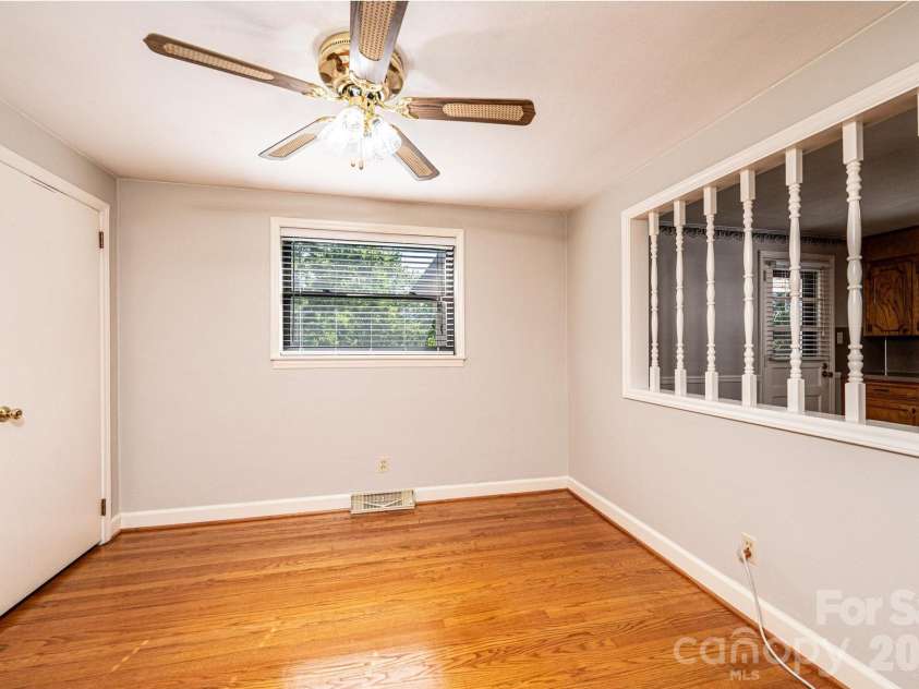 2649 Westview Acres Street, Hickory, NC 28601.  MLS# CAR4371738, YatesRealty ID 15627. 