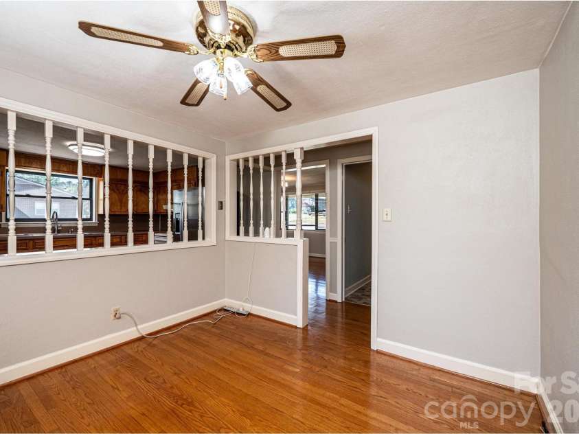 2649 Westview Acres Street, Hickory, NC 28601.  MLS# CAR4371738, YatesRealty ID 15627. 