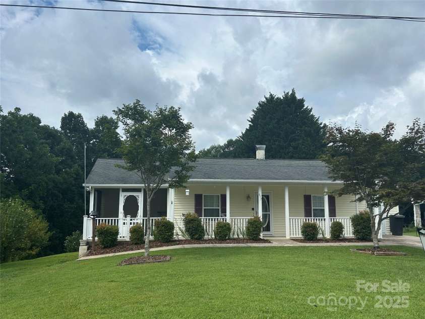 617 Reservoir Road, Marion, NC 28752.  MLS# CAR4257256, YatesRealty ID 15627. 