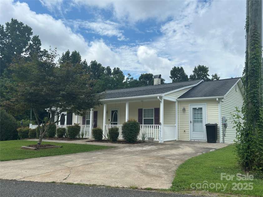 617 Reservoir Road, Marion, NC 28752.  MLS# CAR4257256, YatesRealty ID 15627. 