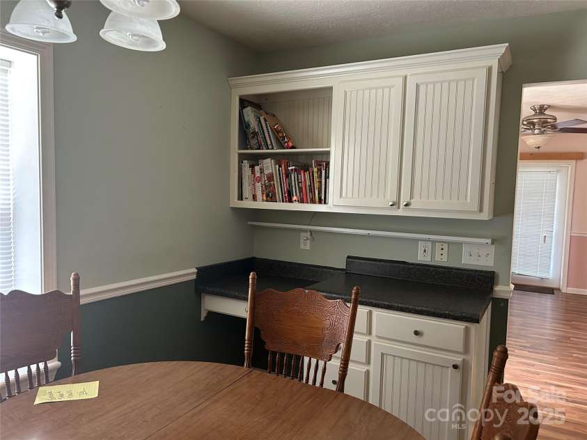 617 Reservoir Road, Marion, NC 28752.  MLS# CAR4257256, YatesRealty ID 15627. Kitchen area for paying bille