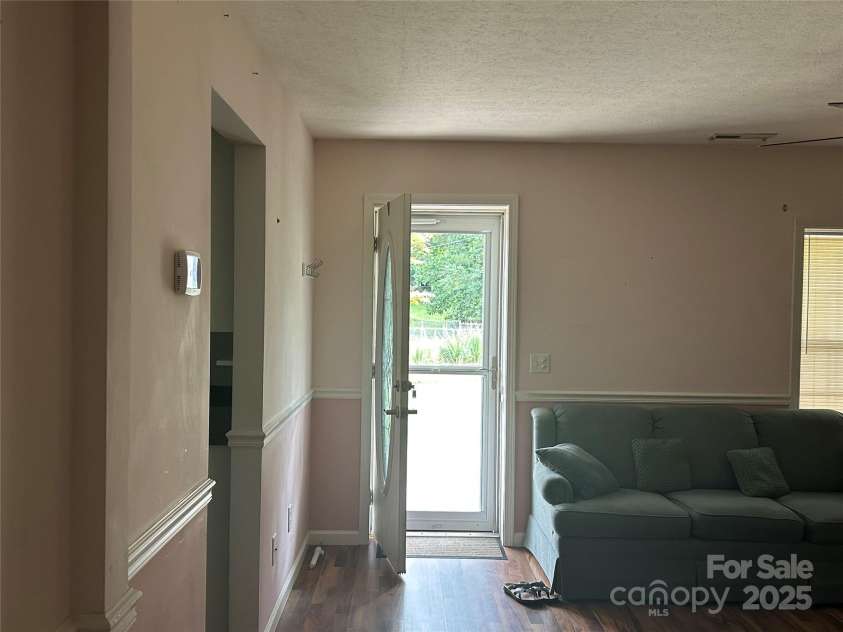 617 Reservoir Road, Marion, NC 28752.  MLS# CAR4257256, YatesRealty ID 15627. Living Room