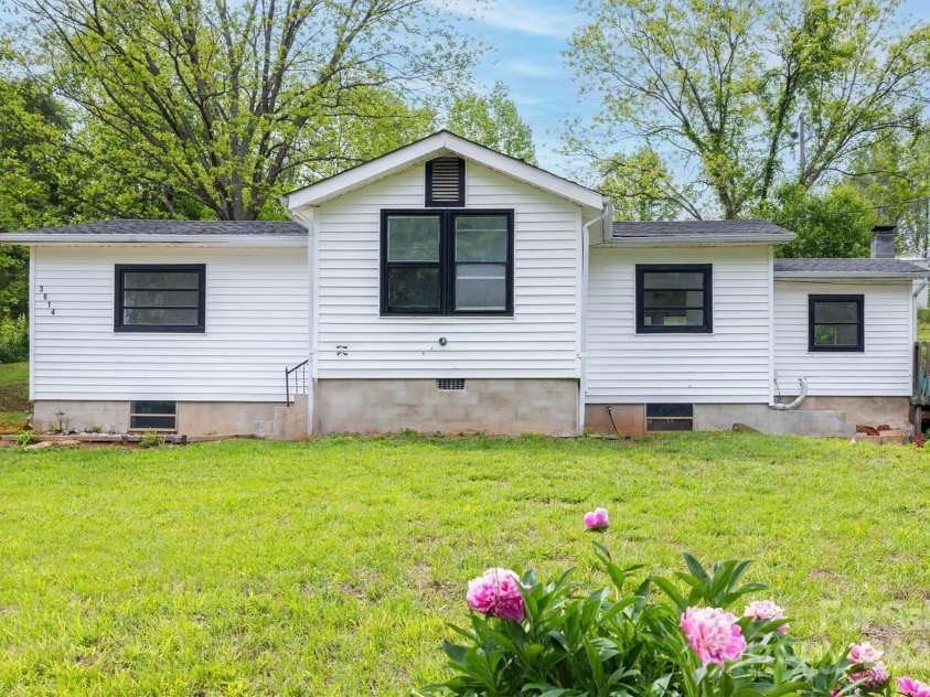 3614 Frank Whisnant Road, Morganton, NC 28655.  MLS# CAR4256932, YatesRealty ID 15628. 