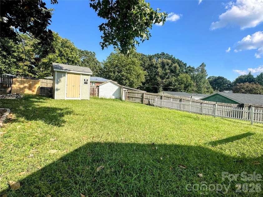 825 Margate Avenue, Kannapolis, NC 28081.  MLS# CAR4369562, YatesRealty ID 15628. 