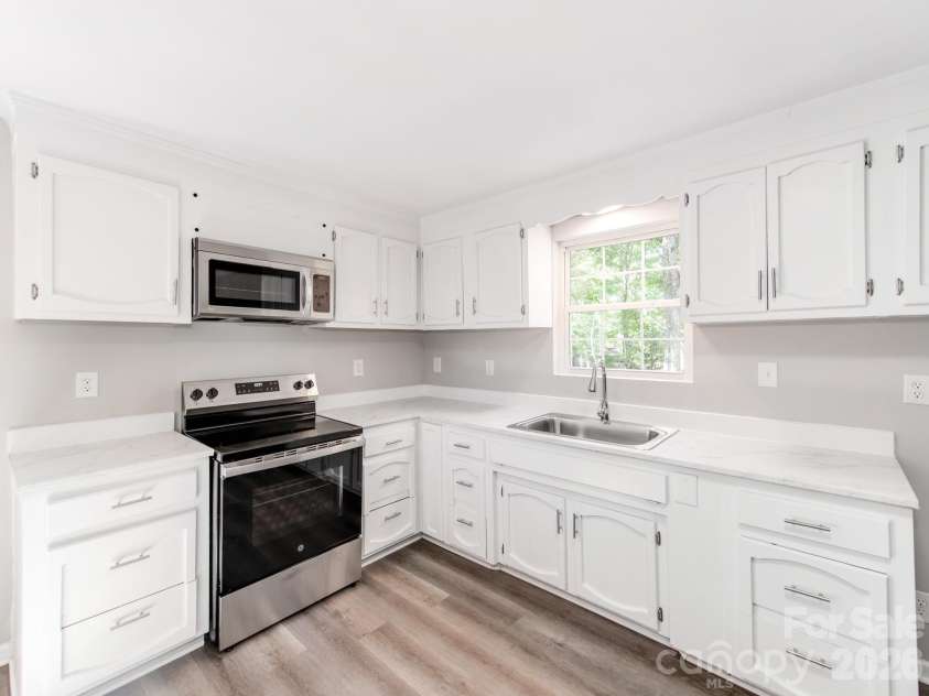 2124 Shoal Road, Lincolnton, NC 28092.  MLS# CAR4374222, YatesRealty ID 15629. 