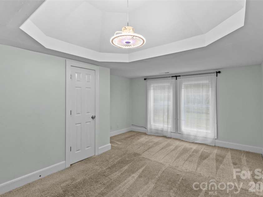3824 Matthews Mint Hill Road, Matthews, NC 28105.  MLS# CAR4308589, YatesRealty ID 15630. 