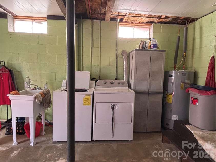 493 Franklintown Road, Spruce Pine, NC 28777.  MLS# CAR4369688, YatesRealty ID 15631. 