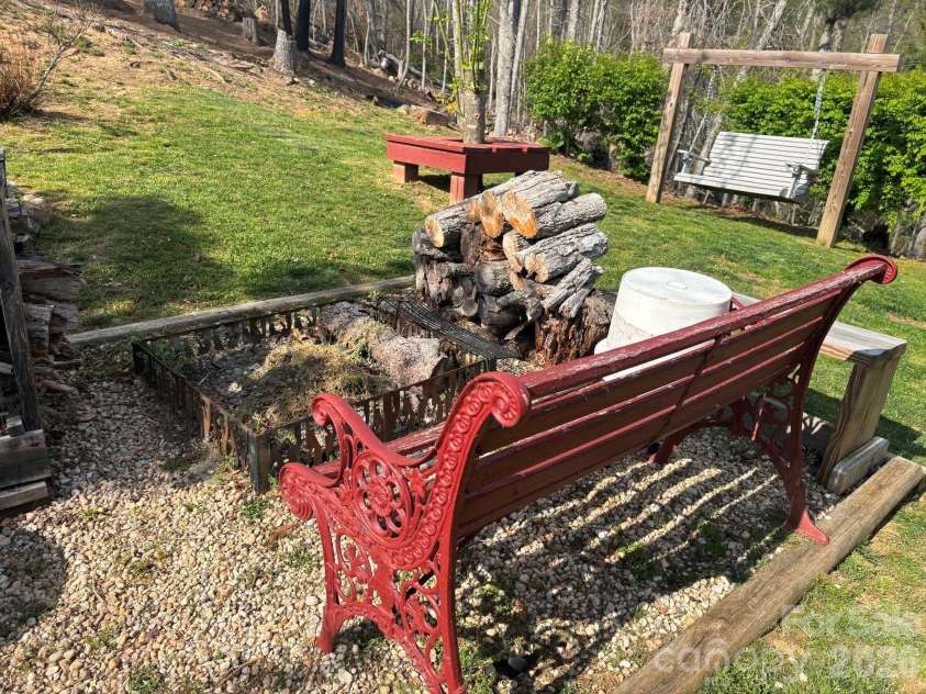 493 Franklintown Road, Spruce Pine, NC 28777.  MLS# CAR4369688, YatesRealty ID 15631. 