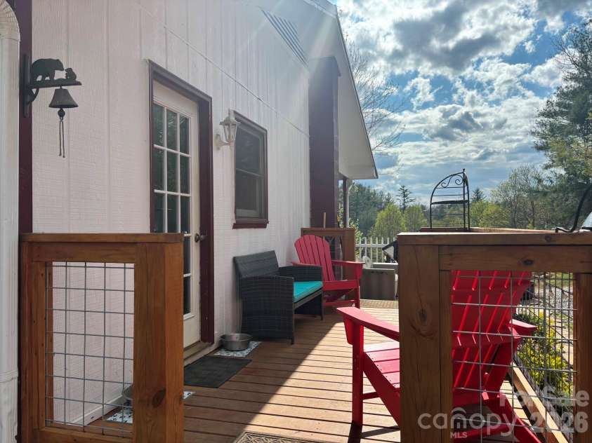 493 Franklintown Road, Spruce Pine, NC 28777.  MLS# CAR4369688, YatesRealty ID 15631. 