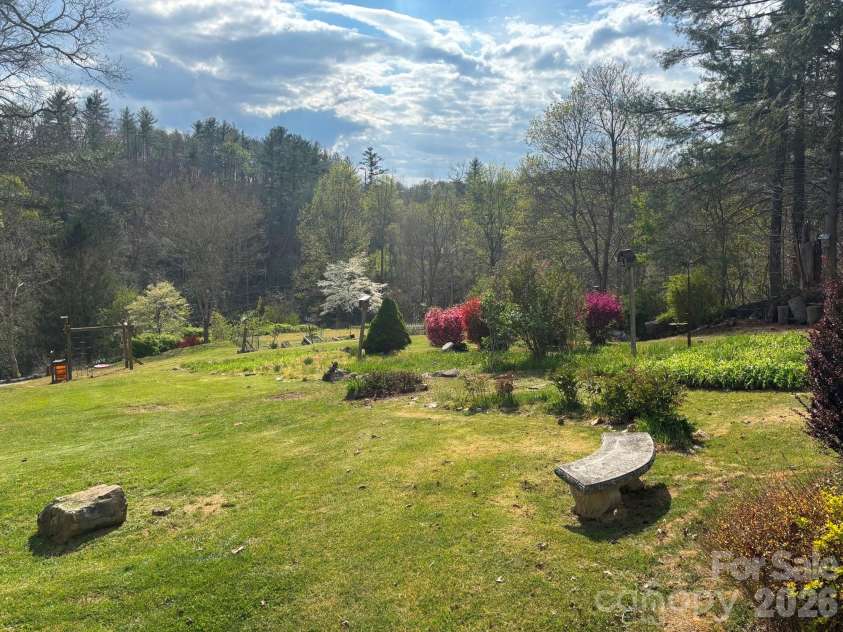 493 Franklintown Road, Spruce Pine, NC 28777.  MLS# CAR4369688, YatesRealty ID 15631. 