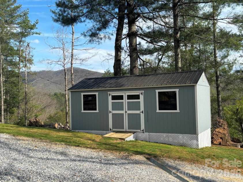 493 Franklintown Road, Spruce Pine, NC 28777.  MLS# CAR4369688, YatesRealty ID 15631. 