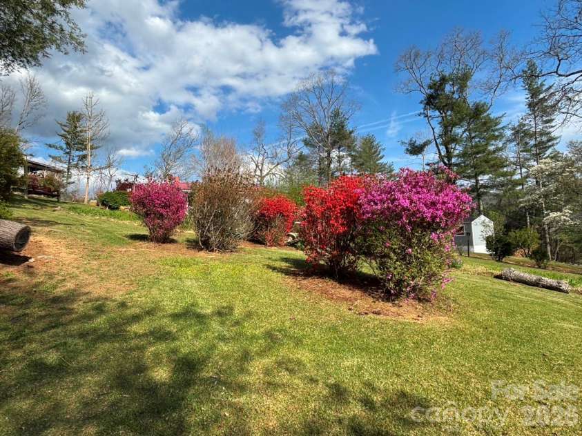 493 Franklintown Road, Spruce Pine, NC 28777.  MLS# CAR4369688, YatesRealty ID 15631. 