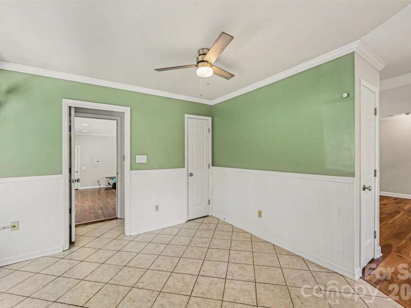 7329 Bailywick Drive, Waxhaw, NC 28173.  MLS# CAR4334755, YatesRealty ID 15632. Breakfast Room