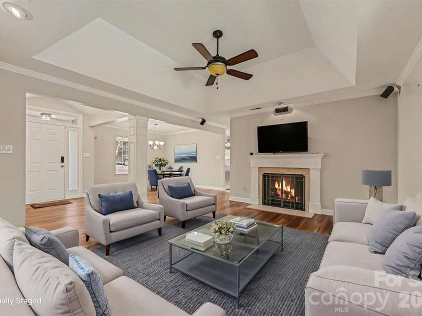 7329 Bailywick Drive, Waxhaw, NC 28173.  MLS# CAR4334755, YatesRealty ID 15632. Living Room