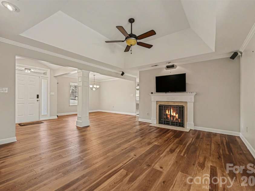 7329 Bailywick Drive, Waxhaw, NC 28173.  MLS# CAR4334755, YatesRealty ID 15632. Living Room