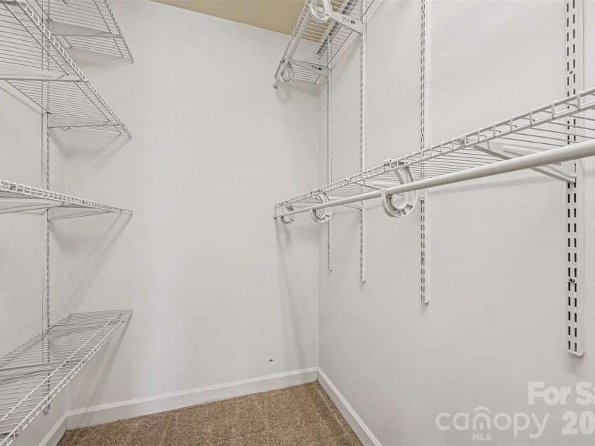 7329 Bailywick Drive, Waxhaw, NC 28173.  MLS# CAR4334755, YatesRealty ID 15632. Primary Walk In Closet