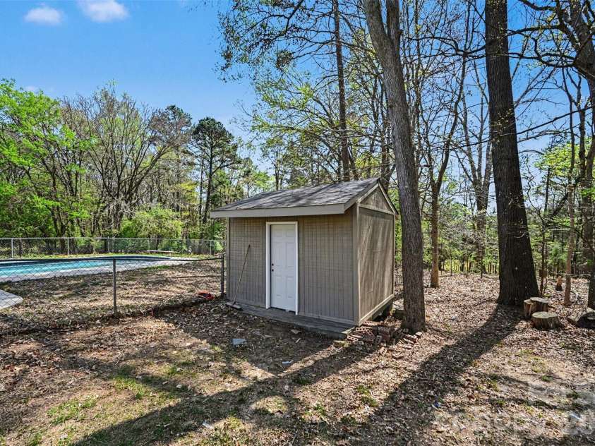 7329 Bailywick Drive, Waxhaw, NC 28173.  MLS# CAR4334755, YatesRealty ID 15632. Storage Shed