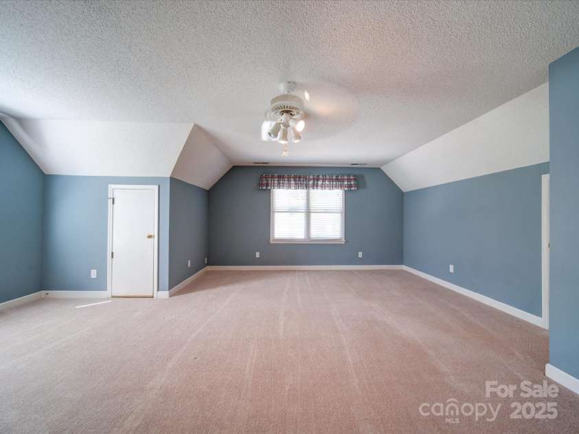 907 Weymouth Drive, Gastonia, NC 28056.  MLS# CAR4187404, YatesRealty ID 15632. Bonus Room