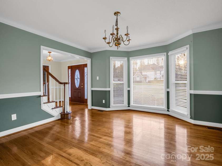 907 Weymouth Drive, Gastonia, NC 28056.  MLS# CAR4328051, YatesRealty ID 15632. 