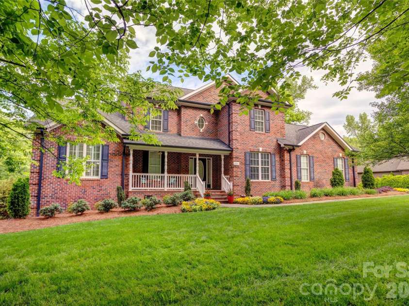 1390 Bennington Drive, Concord, NC 28027.  MLS# CAR4371953, YatesRealty ID 15633. Classic brick, 2 story w/basement