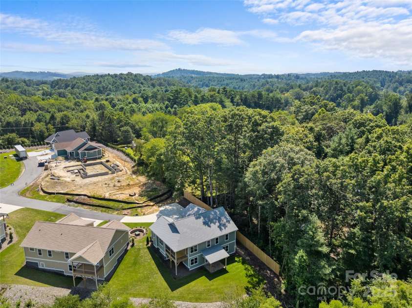 58 Olde Oak Lane, Hendersonville, NC 28792.  MLS# CAR4291388, YatesRealty ID 15633. 