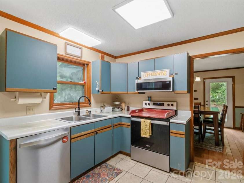 190 Executive Estates Drive, Old Fort, NC 28762.  MLS# CAR4349783, YatesRealty ID 15634. Kitchen