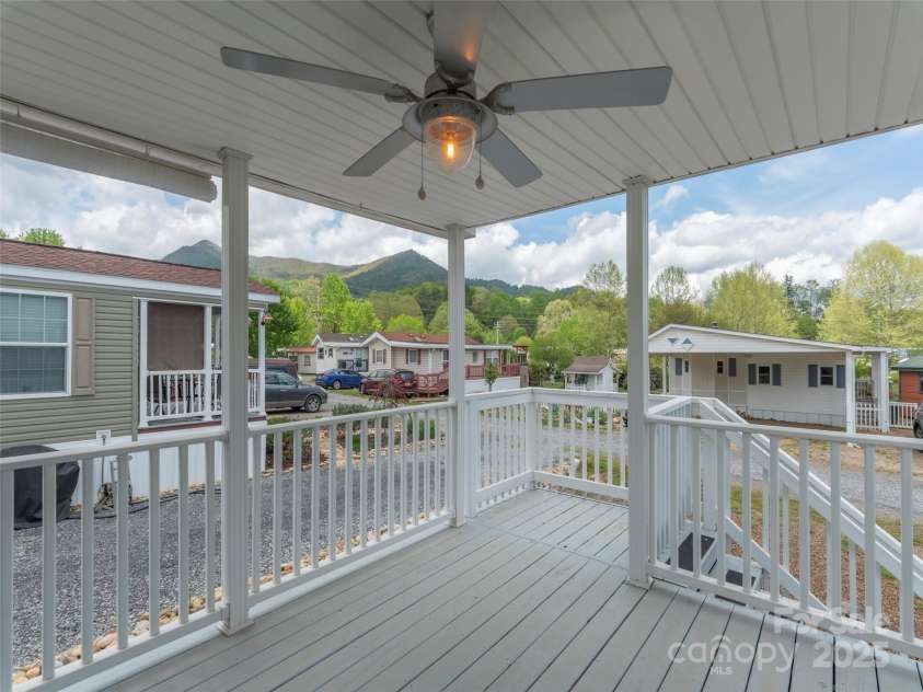219 Pike Point, Waynesville, NC 28785.  MLS# CAR4254044, YatesRealty ID 15634. 